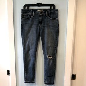 Levi Strauss 711 Skinny Distressed Ankle Jeans Size 30